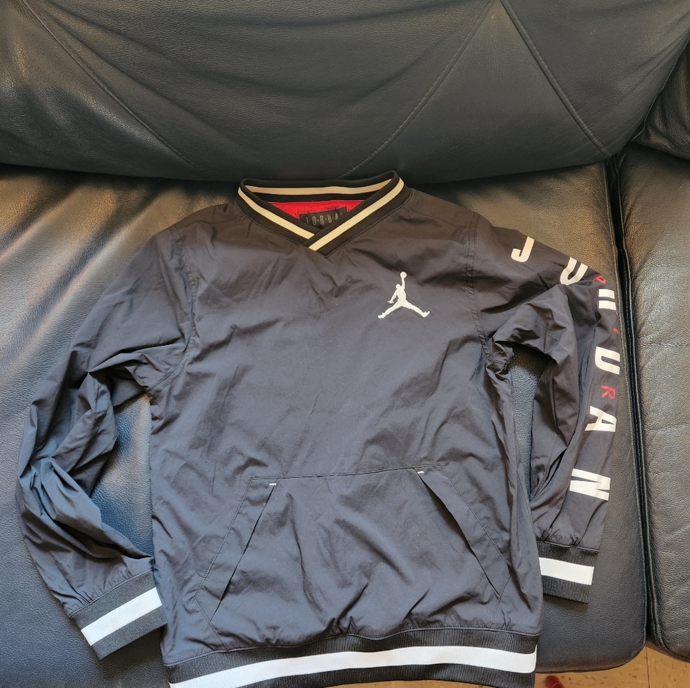 Jordan pullover Jacket Size Medium 10-12 Yr